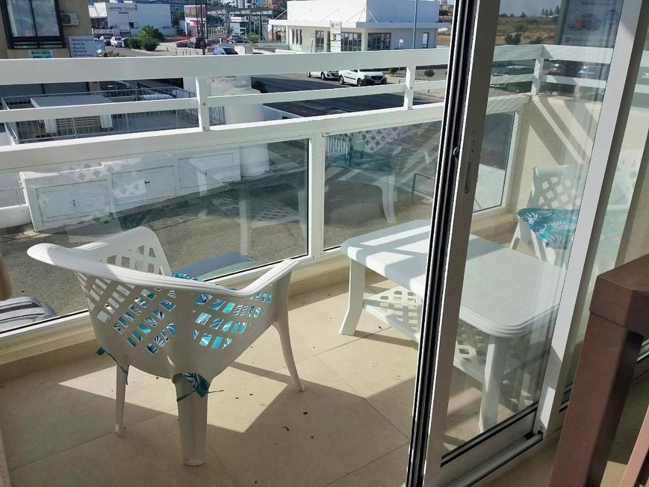 16 Sandy Beach Larnaca Eksteriør billede